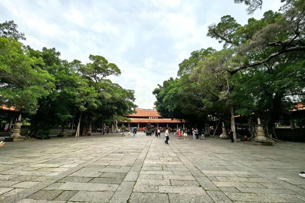 Changtai Wutian mountain G654 sesame black granite flamed paving stone for temple outdoor projects Fuxiang Stone
