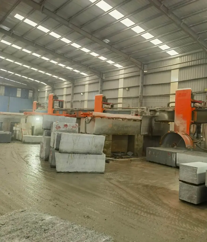 Changtai Wutian mountain G654 sesame black granite polishing and finishing workshop Fuxiang Stone
