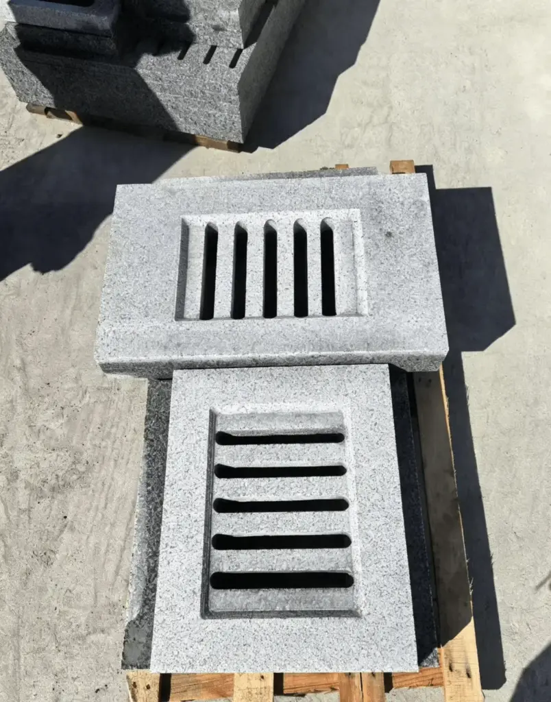 Jiangxi Xingguo sesame grey granite flamed sphere top bollards from Fuxiang Stone
